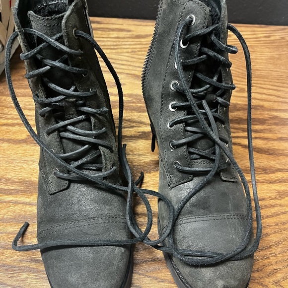 Warm Ugg Combat Boots 🥾 - Picture 1 of 6